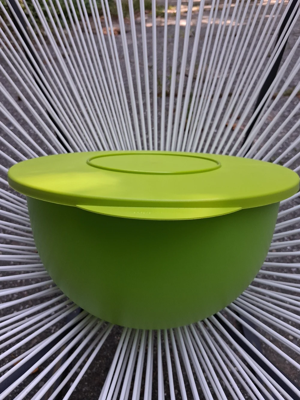 Tupperware Impressions Bowl 7.5L / 32 cup Margarita Green Lime Never Used